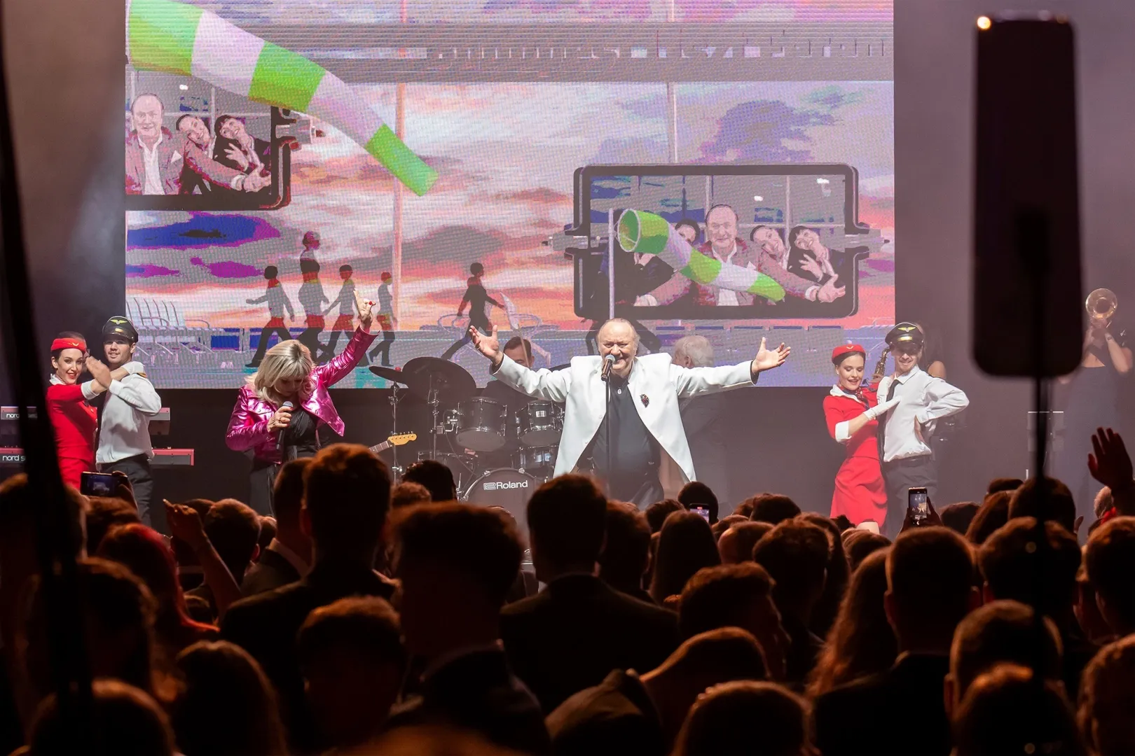 The performance of György Korda and Klári Balázs filled the dance hall (Photos: András Adorján, Máté Dudás)